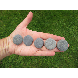 Flat beach rocks 25 rocks. 3/4 inch to 1 1/4 inch Round and Oval Mix for Jewelry necklaces and earrings, painting, craft ideas